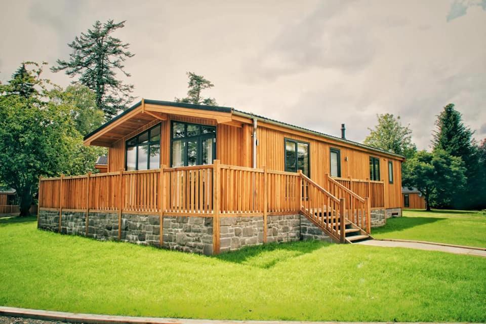 Skyline Lodge Loch Lomond Castle Lodges Баллок Экстерьер фото