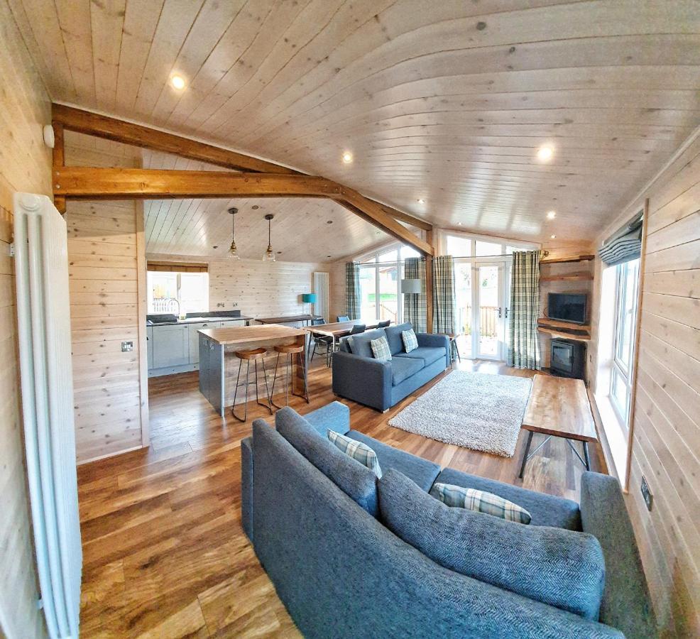 Skyline Lodge Loch Lomond Castle Lodges Баллок Экстерьер фото